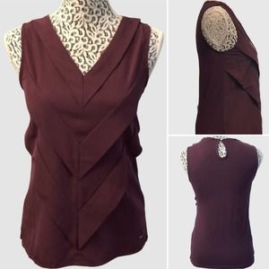 Tommy Hilfiger Sleeveless Blouse with Chevron Pattern Wine, EUC- Size XS
